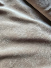 Load image into Gallery viewer, Softest Nicky Velours - Dollbelge Selection - 10 Euro/M

