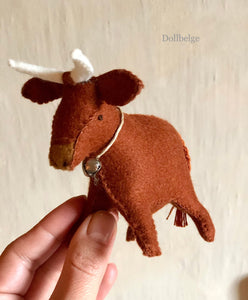 PDF Pattern - Torro, the strong bull from felt - 12 cm
