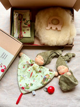 Load image into Gallery viewer, Foldable Blanket Gnome Doll Making Kit
