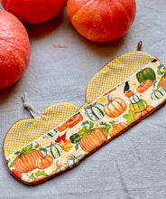Load image into Gallery viewer, PDF Pattern and Tutorial - Pumpkin House
