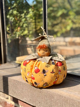 Load image into Gallery viewer, Miss Pumpkin

