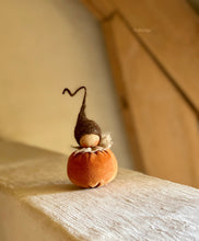 Load image into Gallery viewer, Mini Pumpkin - 8 cm
