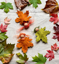 Load image into Gallery viewer, Maple Leaf Child - 7 cm
