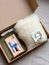 Load image into Gallery viewer, Magnetic Single Knot Friend Doll Making Kit
