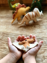 Load image into Gallery viewer, PDF Pattern - Pteradactyl from felt
