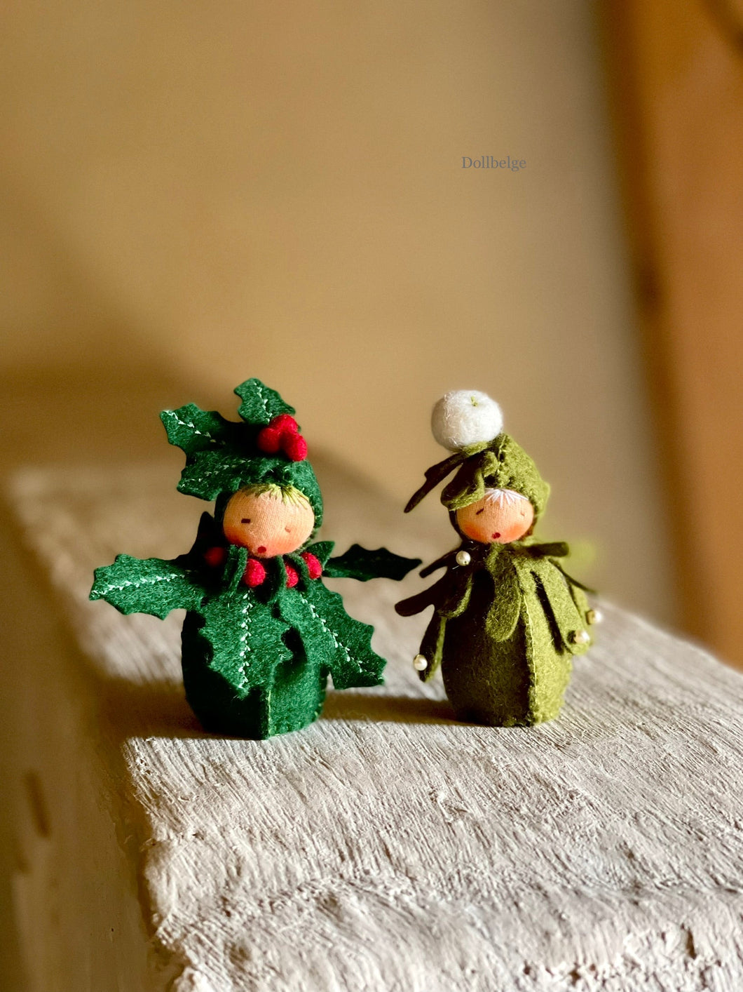 Holly and Mistletoe - 8 cm
